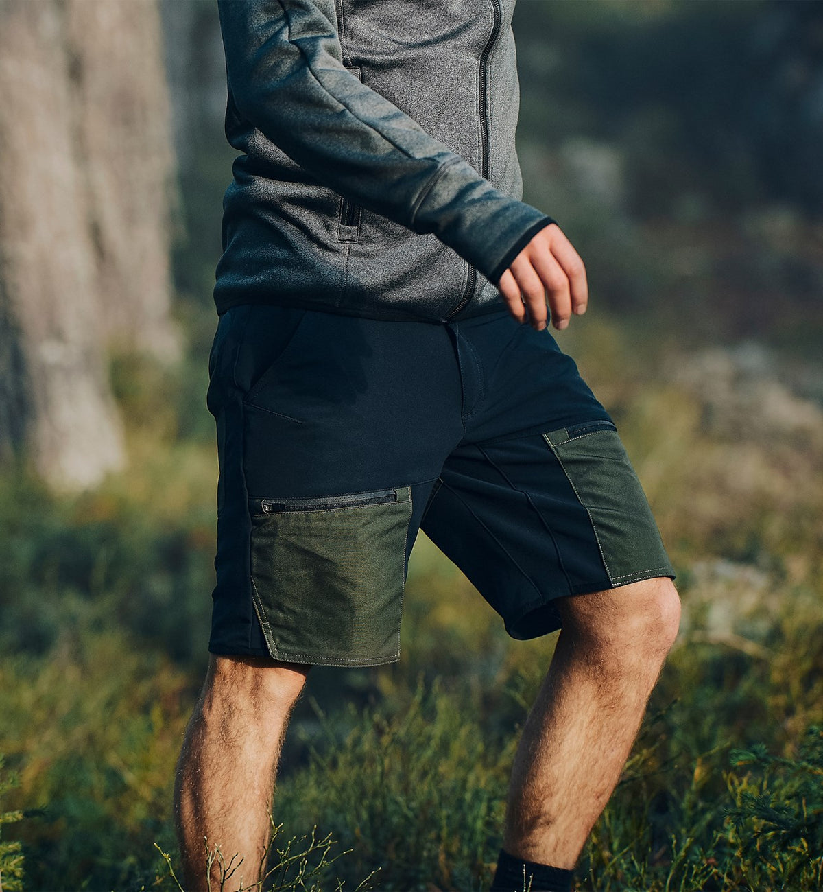 Carbon semistretch shortsit - Maastonvihreä/Musta
